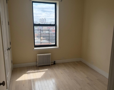 West 188th Street - Photo Thumbnail 10