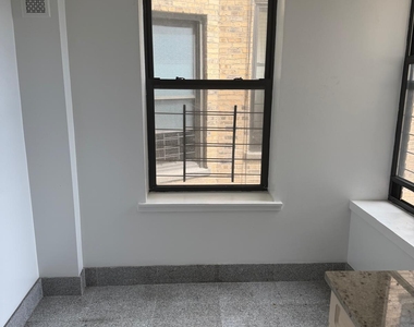 West 188th Street - Photo Thumbnail 3