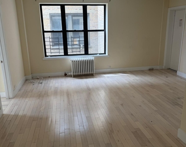 West 188th Street - Photo Thumbnail 6