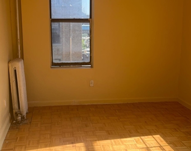 West 176th Street - Photo Thumbnail 11