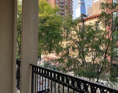 270 West 25th Street - Photo Thumbnail 1