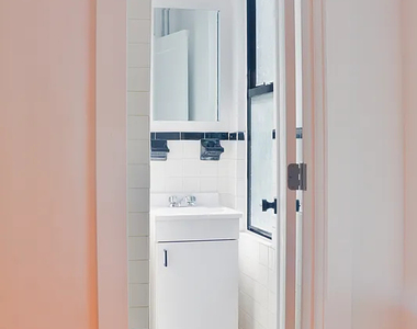 35 Thayer Street - Photo Thumbnail 8