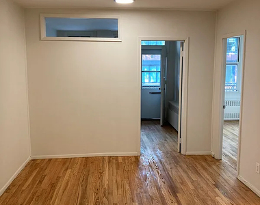 260 West 24th Street - Photo Thumbnail 9