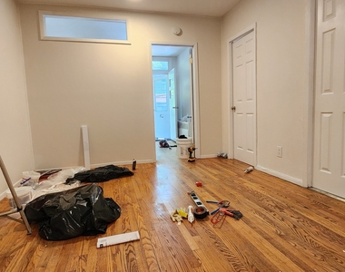 260 West 24th Street - Photo Thumbnail 8