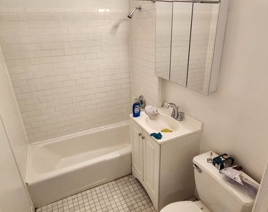 260 West 24th Street - Photo Thumbnail 10