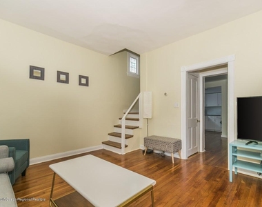 105 Webb Avenue - Photo Thumbnail 5
