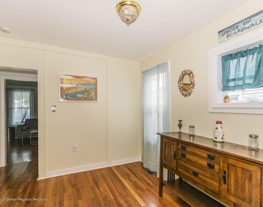 105 Webb Avenue - Photo Thumbnail 6