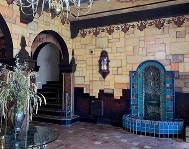1700 Webb Street - Photo Thumbnail 4