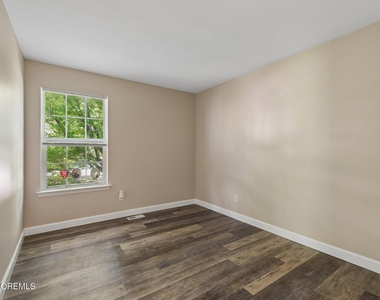 134 Rumford Way - Photo Thumbnail 15