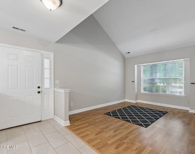 134 Rumford Way - Photo Thumbnail 8