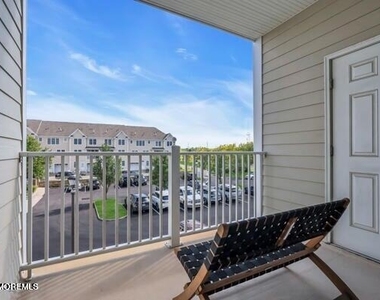 22 Cooper Avenue - Photo Thumbnail 16
