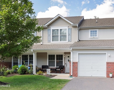 207 Harvest Way - Photo Thumbnail 3