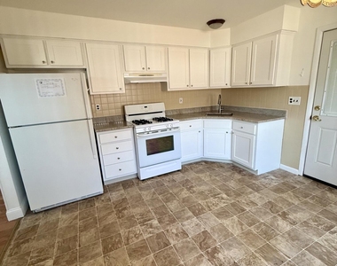 129 Fox Glove - Photo Thumbnail 11