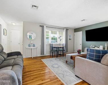81 Berry Place - Photo Thumbnail 4