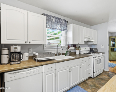 81 Berry Place - Photo Thumbnail 12