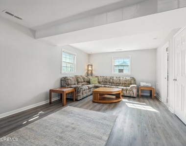 202 Yale Avenue - Photo Thumbnail 13