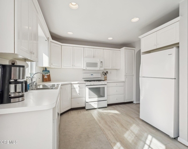 202 Yale Avenue - Photo Thumbnail 2