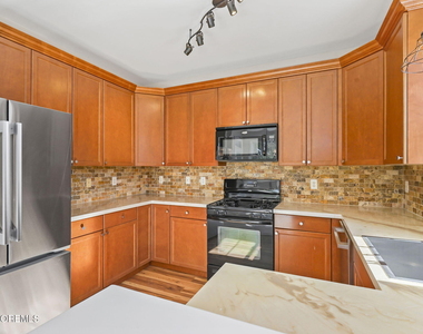 327 Mill Pond Way - Photo Thumbnail 7
