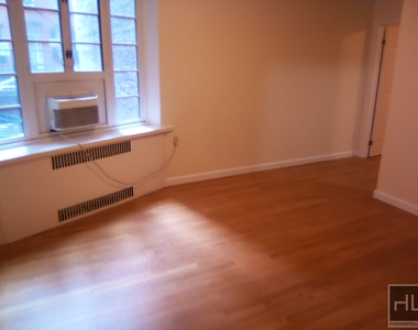 Jane St - Photo Thumbnail 1
