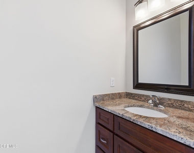 941 Fifth Avenue - Photo Thumbnail 11