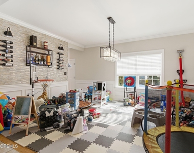 941 Fifth Avenue - Photo Thumbnail 2