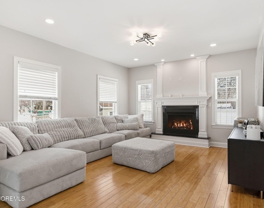 941 Fifth Avenue - Photo Thumbnail 9