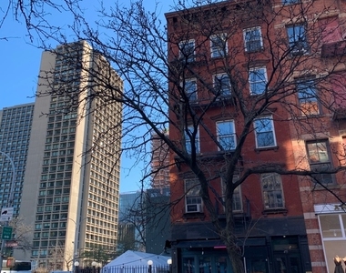 West Broadway - Photo Thumbnail 1