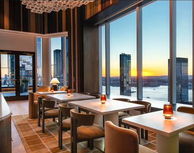 10th Avenue - Photo Thumbnail 11