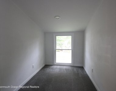 142 Delaware Avenue - Photo Thumbnail 9