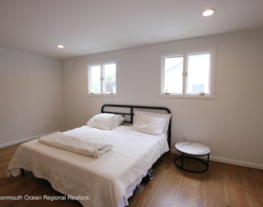 142 Delaware Avenue - Photo Thumbnail 4