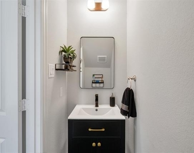 4130 Beale Street - Photo Thumbnail 4