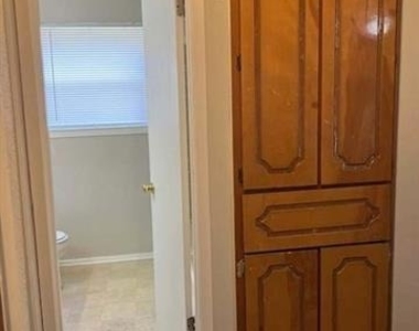 806 Phillips Drive - Photo Thumbnail 27