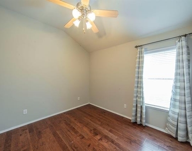 8249 Fall Crest Drive - Photo Thumbnail 19