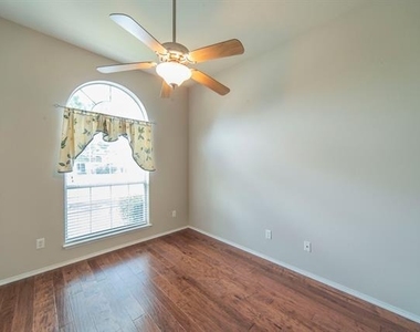 8249 Fall Crest Drive - Photo Thumbnail 17