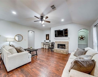 1700 Sparrow Lane - Photo Thumbnail 1