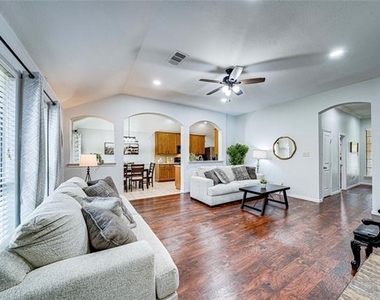 1700 Sparrow Lane - Photo Thumbnail 2
