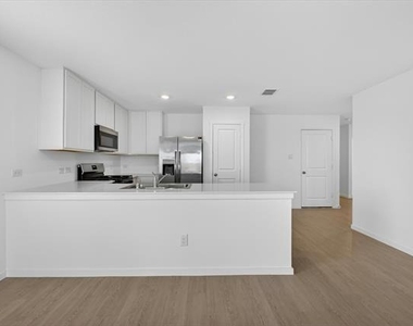 3703 Longleaf Drive - Photo Thumbnail 3