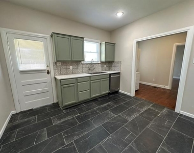 736 Mulberry Street - Photo Thumbnail 5
