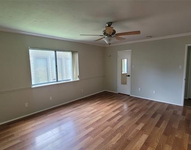 1334 Paris Drive - Photo Thumbnail 20