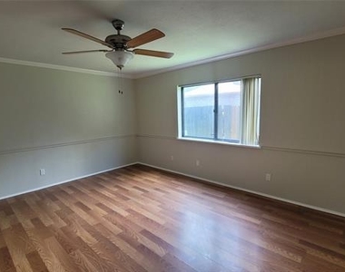 1334 Paris Drive - Photo Thumbnail 19