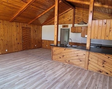 1334 Paris Drive - Photo Thumbnail 6