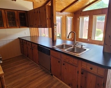 1334 Paris Drive - Photo Thumbnail 3