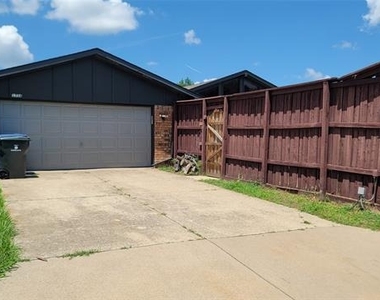 1334 Paris Drive - Photo Thumbnail 23