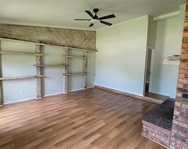1334 Paris Drive - Photo Thumbnail 12