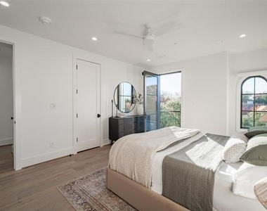 4529 Emerson Avenue - Photo Thumbnail 24