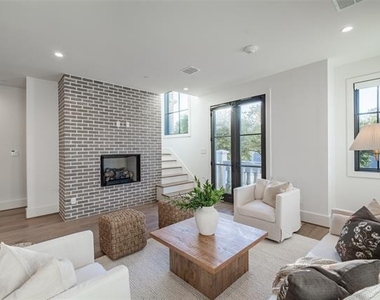 4529 Emerson Avenue - Photo Thumbnail 4