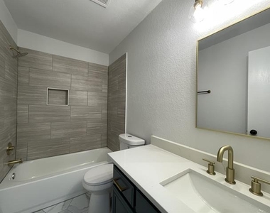 5600 Northstar Lane - Photo Thumbnail 9
