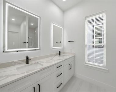 428 N Patton Avenue - Photo Thumbnail 9