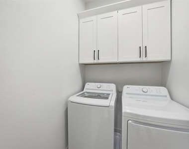 428 N Patton Avenue - Photo Thumbnail 14