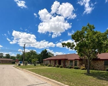 2401 Stephen Lee Drive - Photo Thumbnail 1